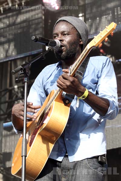 FEFE - 2013-07-21 - PARIS - Parvis de l'Hotel de Ville - 